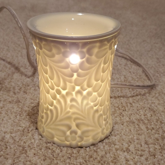 Wax warmer